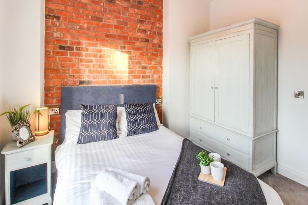 Spacious City Centre Lace Market Apartment 노팅엄 외부 사진